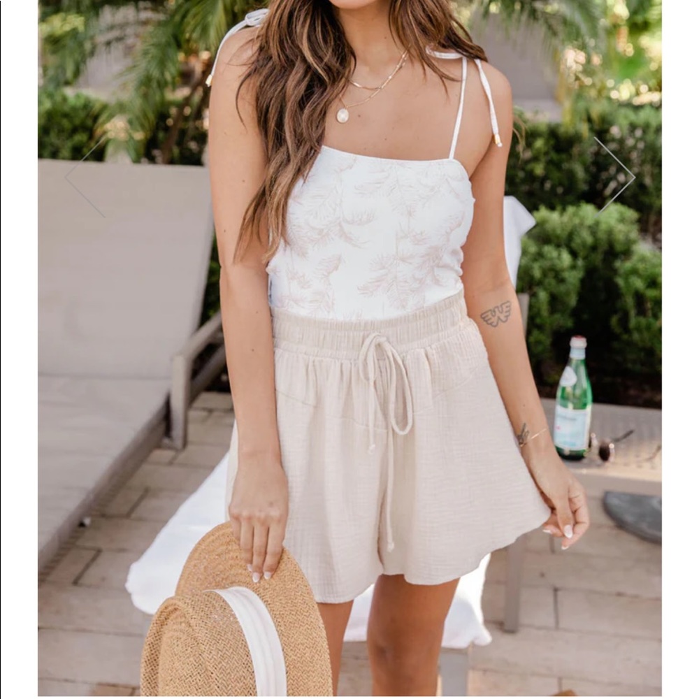 Pink Lily Beige Shorts